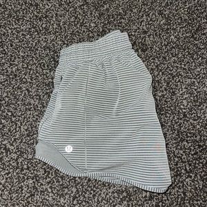 LULULEMON hotty hot shorts 4”